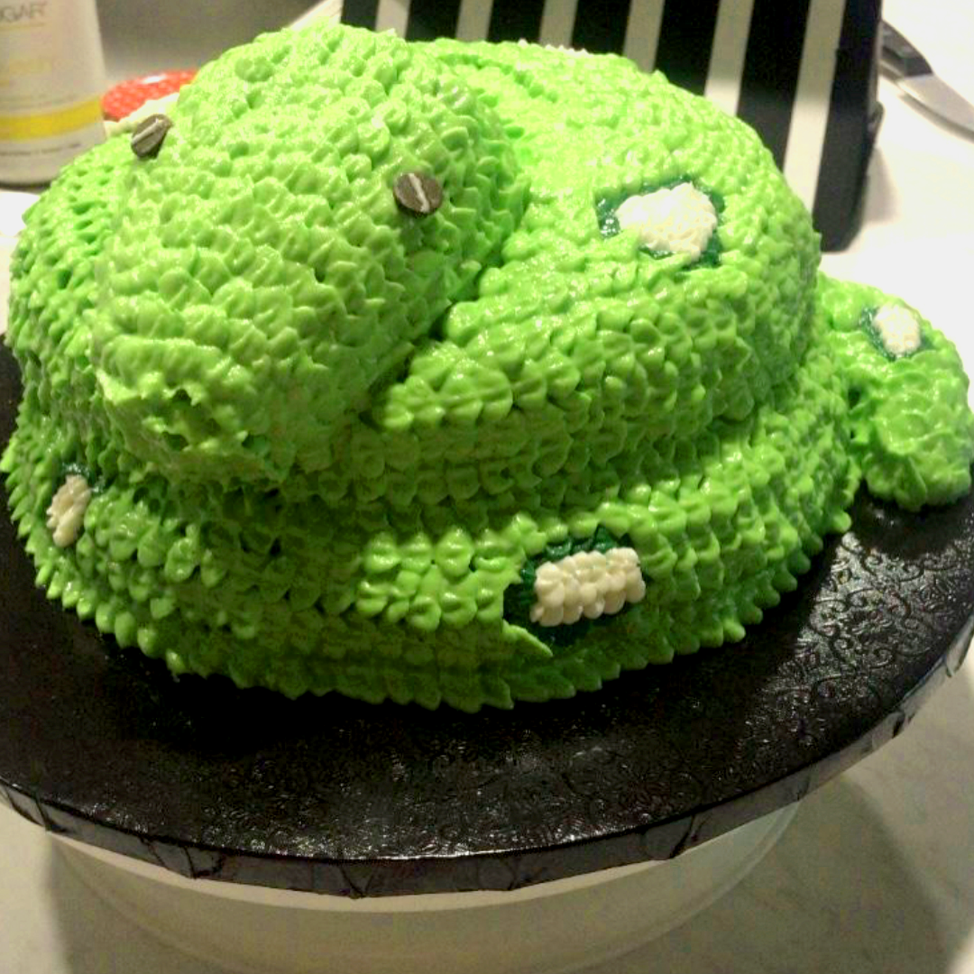 How to make a snake cake for your next Safari Party